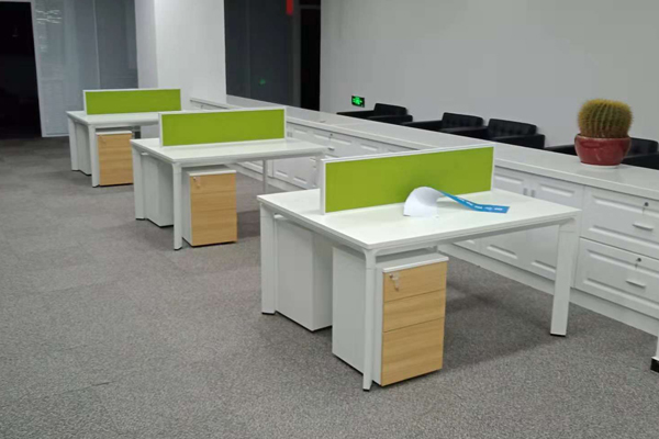 南京現(xiàn)代辦公家具廠家定制設(shè)計威嘉建設(shè)時尚大氣的辦公空間